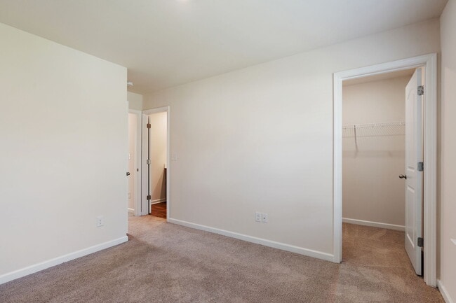 Building Photo - 8104 Logan Dr