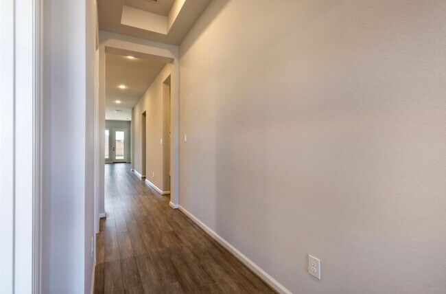 Building Photo - 5034 Morrison Dr