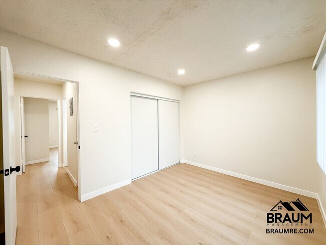 Building Photo - 4636 Laurel Canyon Blvd