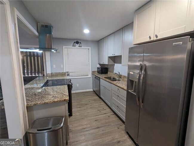 Building Photo - 365 Winding River Dr