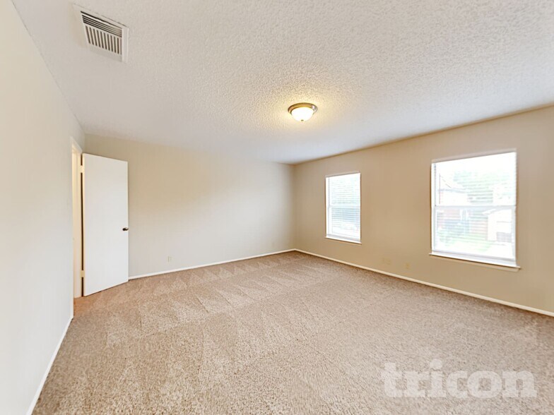 Building Photo - 4827 Fern Lake