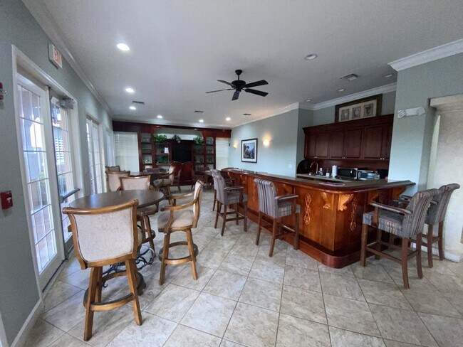 Building Photo - 1810 Florida Club Cir