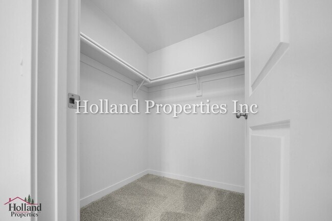 Building Photo - 9059 SW Sagert St