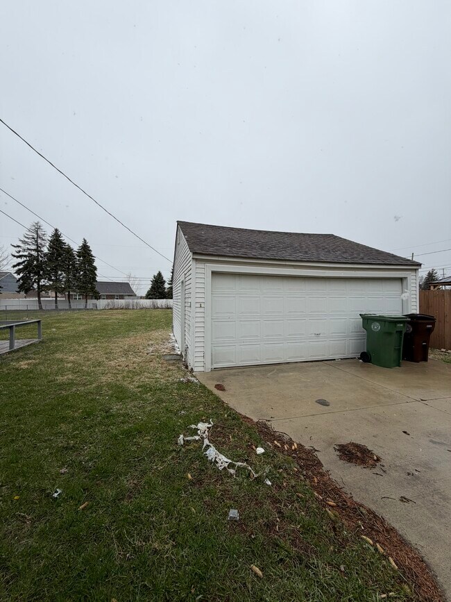 Building Photo - 12939 Devoe St