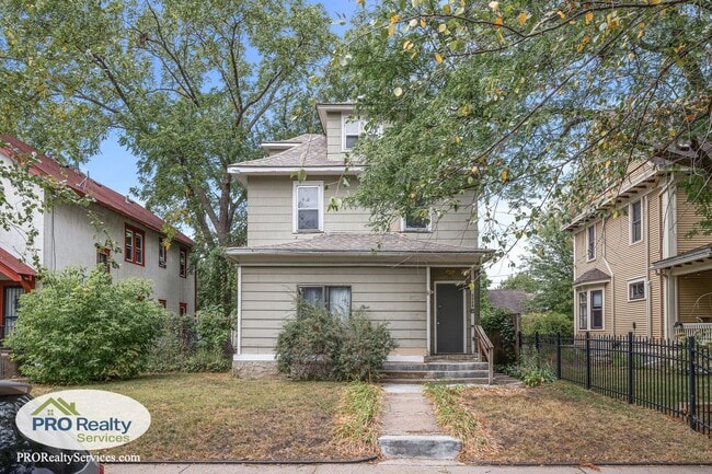 Building Photo - 3328 5th Ave S