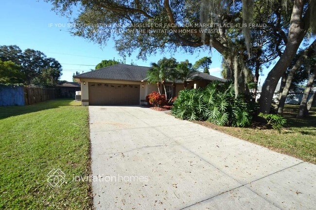 Building Photo - 756 Leeward Rd