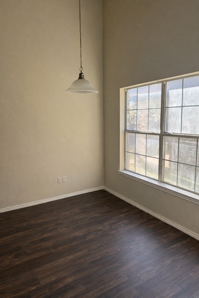 Building Photo - 5922 Westcreek St S