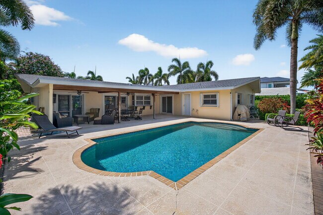 Building Photo - 728 Waterway Dr