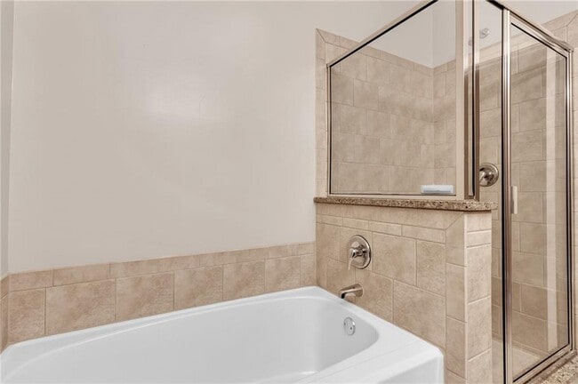 Building Photo - 870 Inman Vlg Pkwy NE