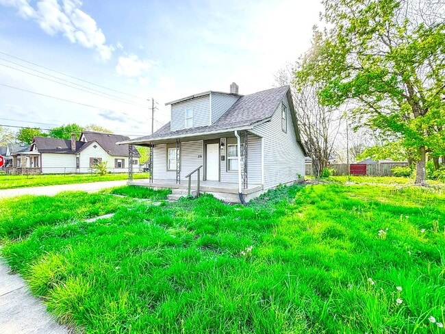 Primary Photo - 274 Leeds Ave