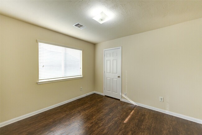 Building Photo - 15531 Kiplands Bend Dr
