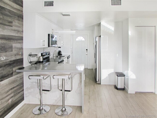 Building Photo - 9220 Biscayne Blvd