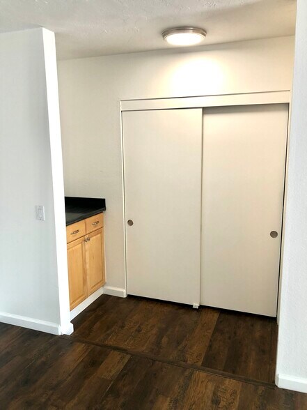 Building Photo - 6780 Friars Rd