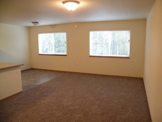 Building Photo - 2901 S Donovan Dr