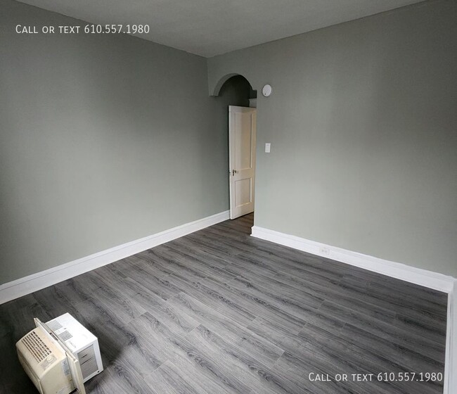 Building Photo - 3 Bedroom 2 Bath  Row Home in Upper Darby,...