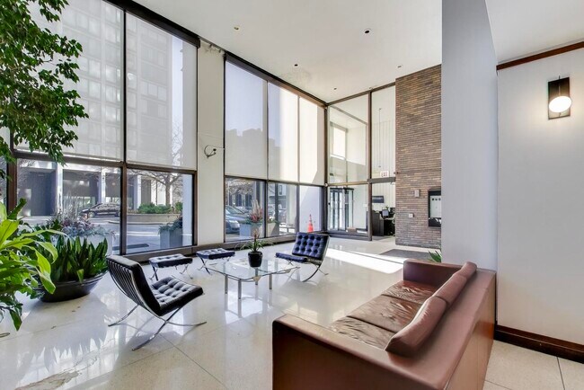 Building Photo - 5455 N Sheridan Rd