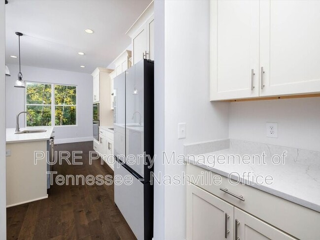 Building Photo - 631 Silva Ln