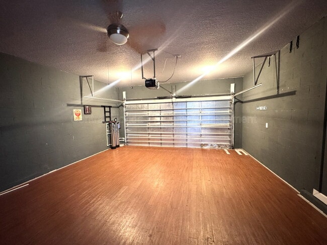 Building Photo - 1256 Payne Stewart Dr