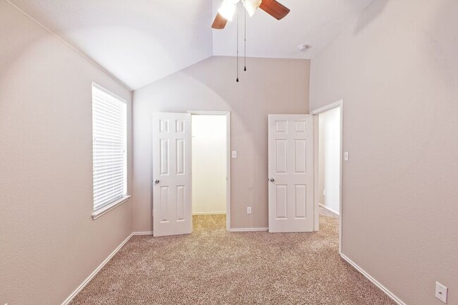 Building Photo - 10129 Placid Dr