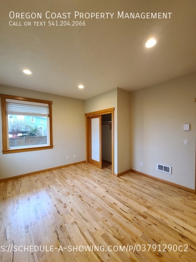 Building Photo - 961 NW Lanai Loop