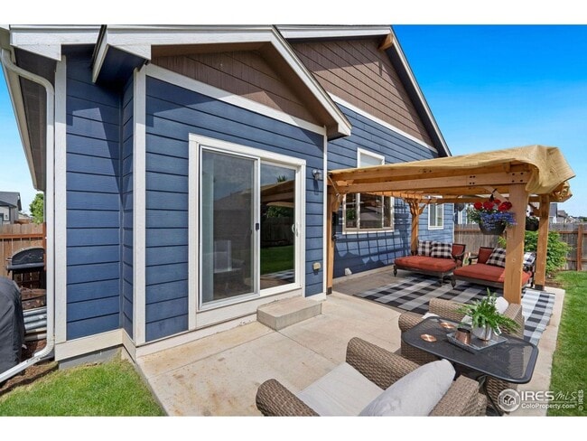 Building Photo - Renovated Milliken Home!