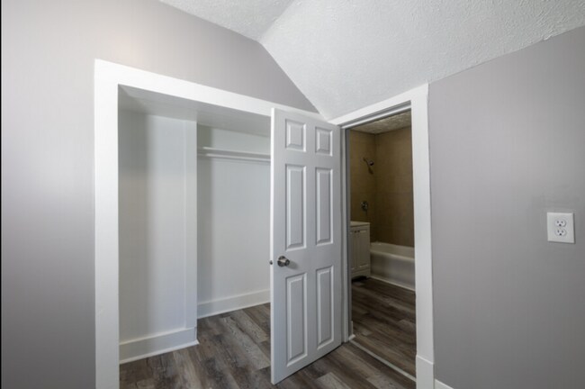 Building Photo - 4921 N 34th Ave