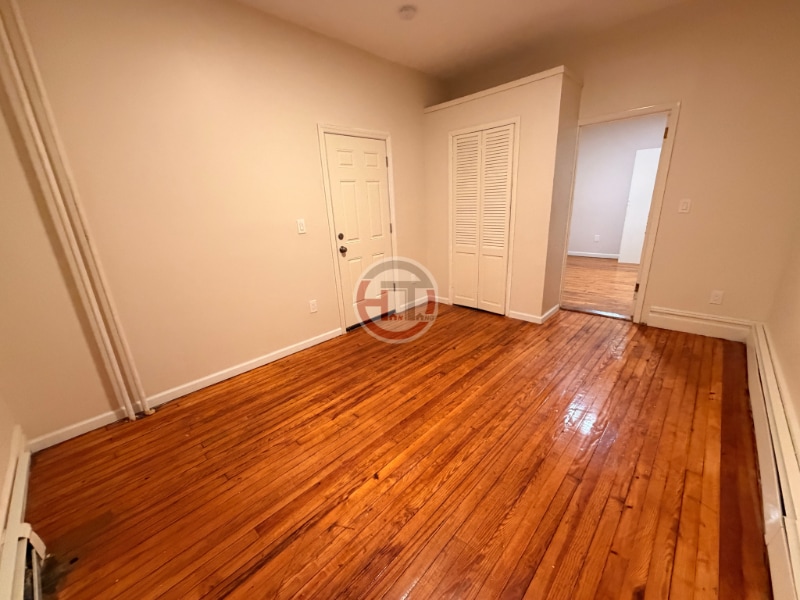 Building Photo - 2320A Powell Ave