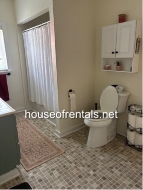 Building Photo - 502 Onley St