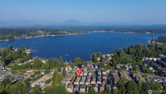 Building Photo - 4Bd/2.75Ba Lake Stevens House