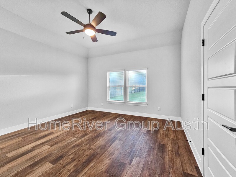Building Photo - 117 Skyflower Ln