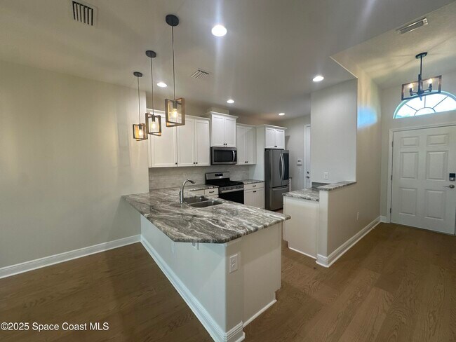 Building Photo - 2738 Spur Dr