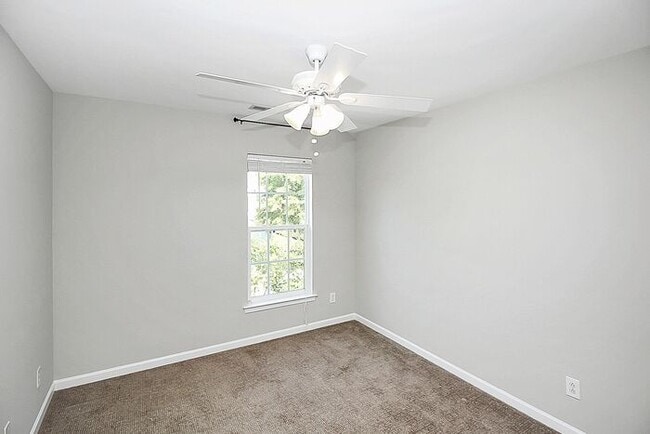 Building Photo - Beautifully Maintained 3BD/2.5BA 2 Story Townhome in Blakeney Preserve!