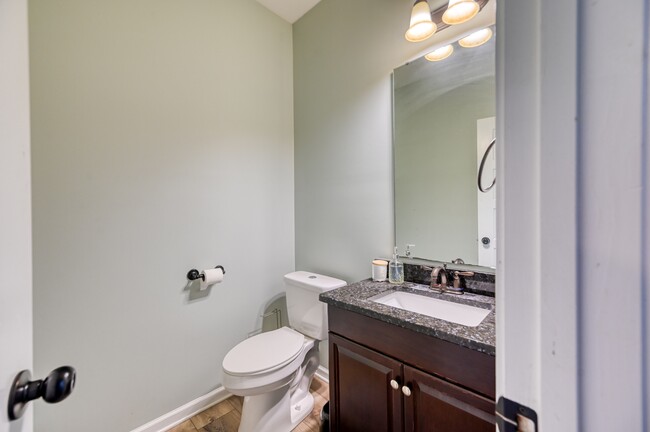 Building Photo - 412 Ponzer Ct N