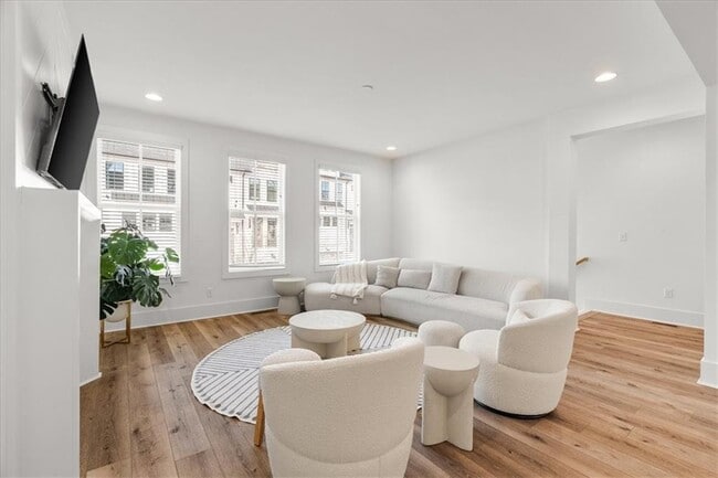 Building Photo - 5862 Westin Rd