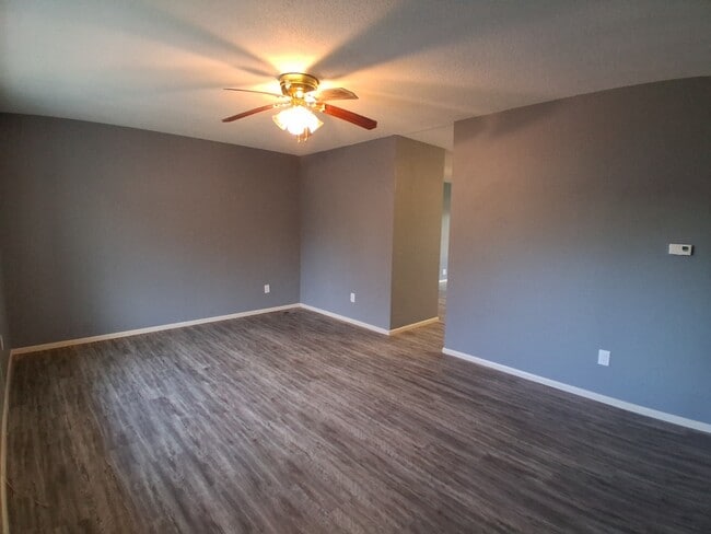 Building Photo - 924 Sunset Rdg