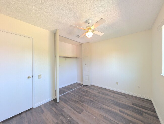 Building Photo - Gorgeous Single Family Home!