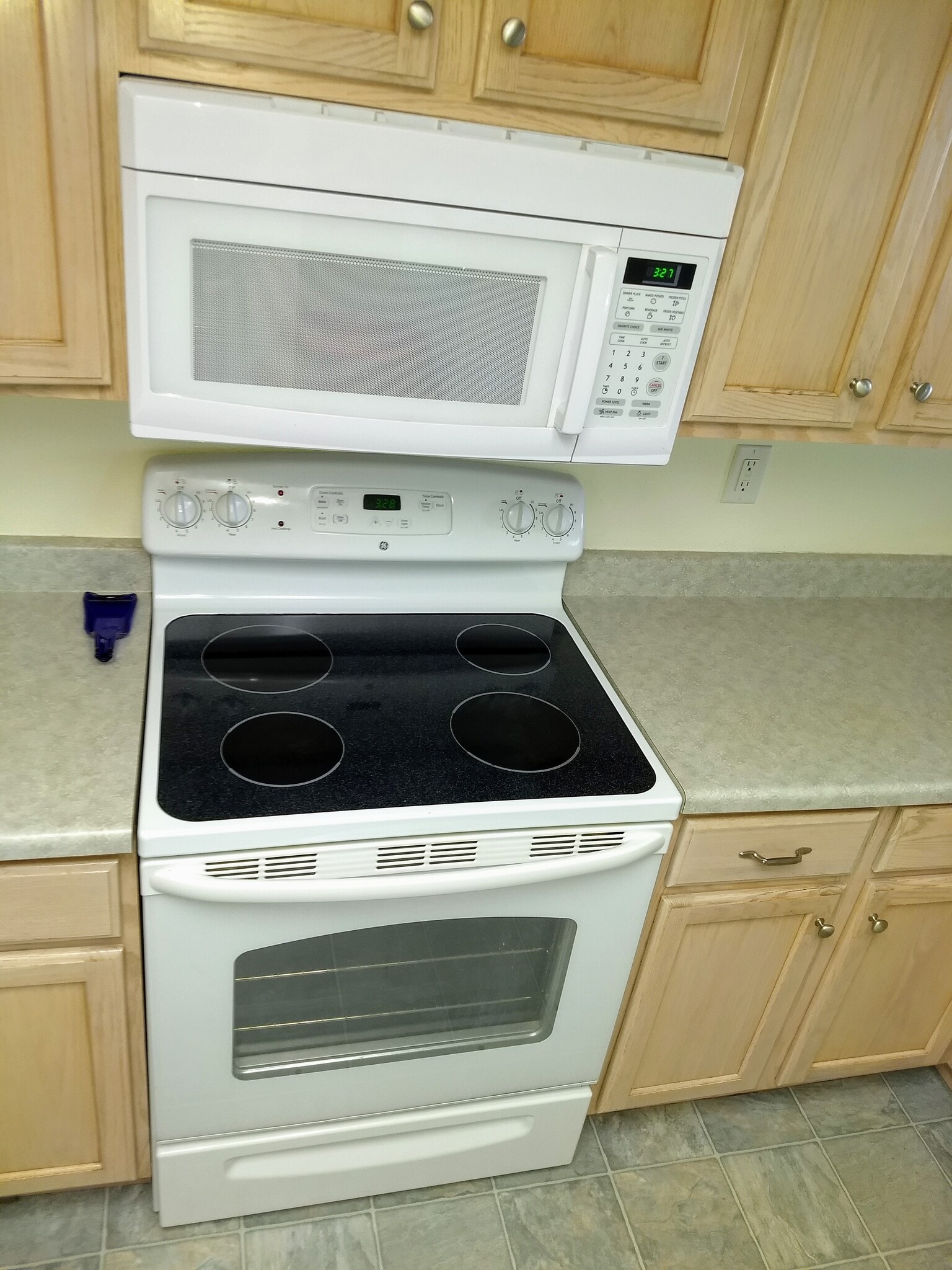 Chef's Dream Kitchen - 5016 Prairie Grass Ln