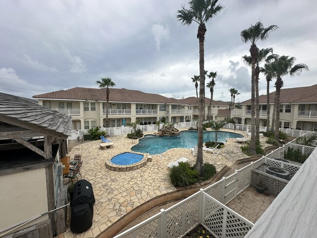 Building Photo - 14813 Leeward Dr