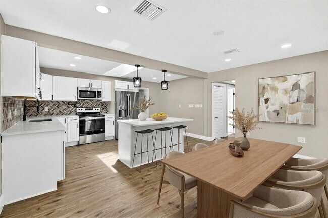 Building Photo - 3620 E Tampa Cir