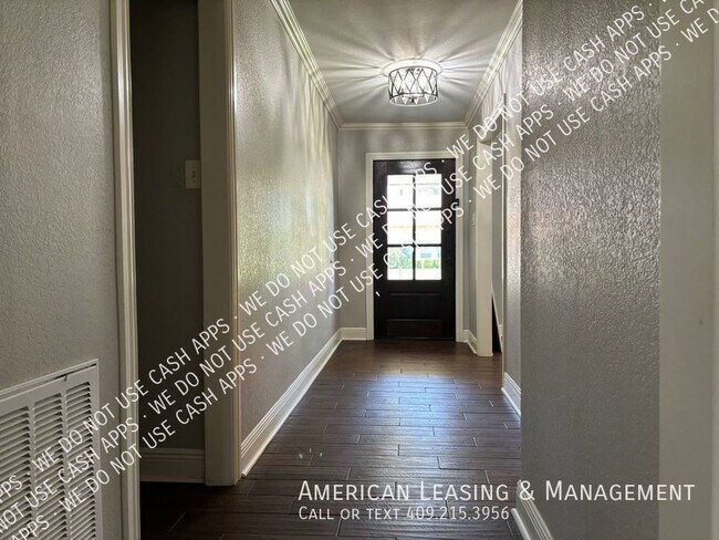 Building Photo - 2207 Spring Oak Ln