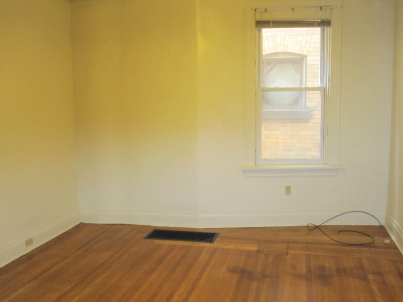 Building Photo - 5706 Darlington Rd