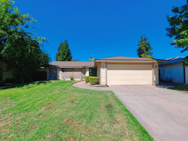 Building Photo - Single Level 3 Bedroom Home Ready to Move in!