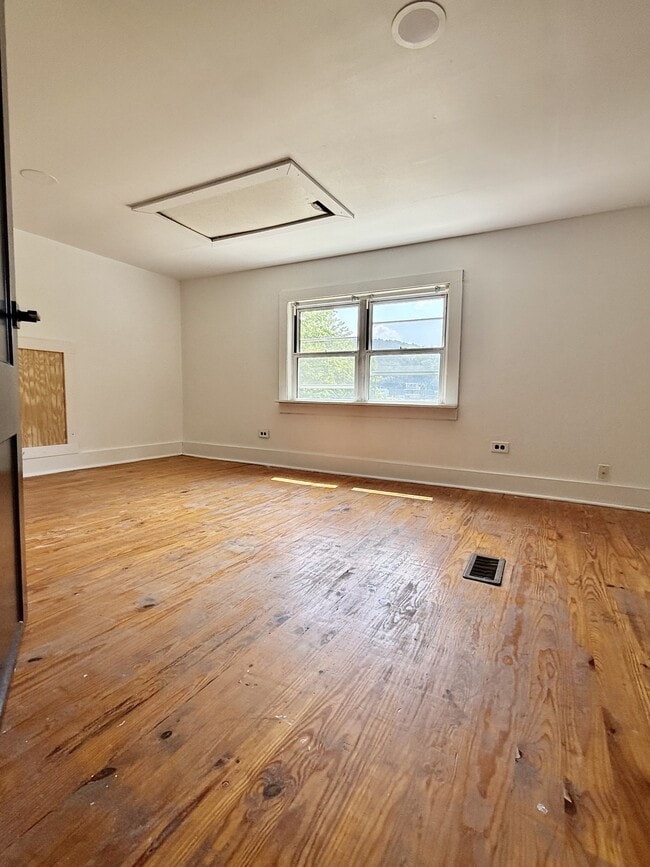 Building Photo - 1135 KY-519