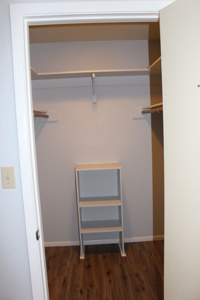 Building Photo - Central Mesa - No HOA with 3 bedrooms