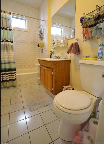 Building Photo - 44 Easton St