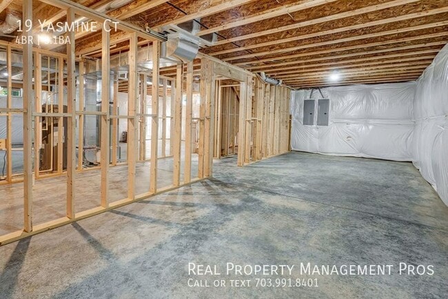 Building Photo - 19 Yasmine Ct