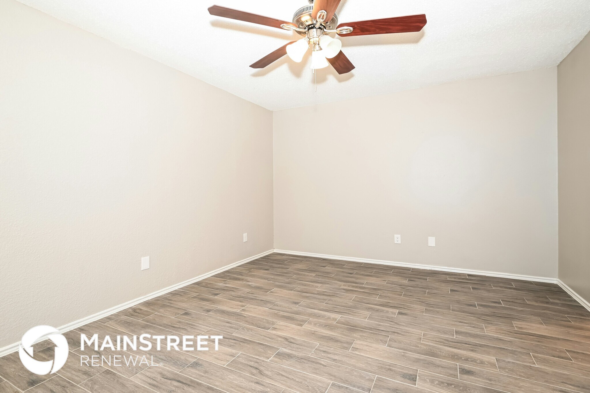 Building Photo - 1820 Alameda Dr