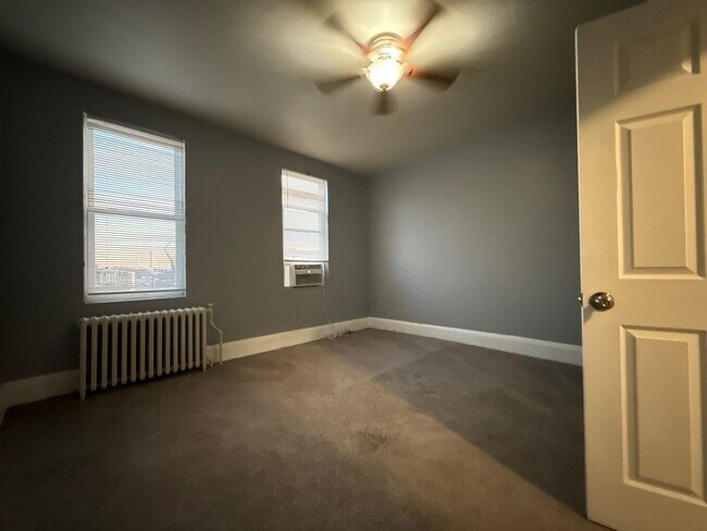 Building Photo - Spacious 3-Bedroom Home with Modern Interior Finishes