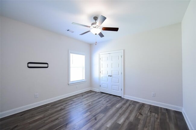Building Photo - 1270 Charleston Dr