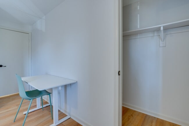 Building Photo - 8032 St Annes Ct